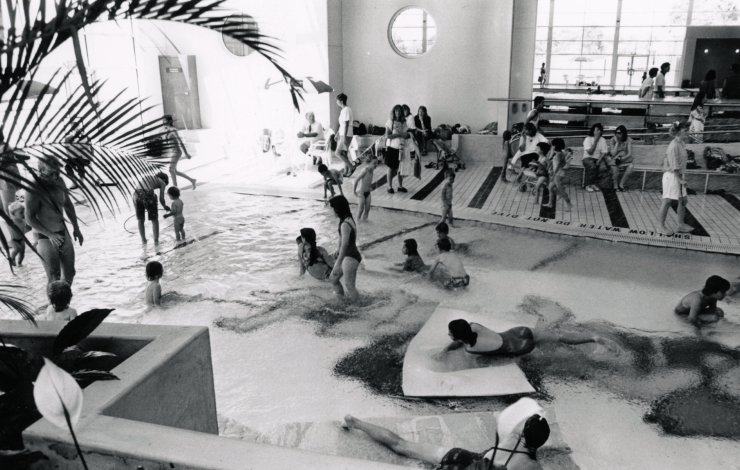 Historic image of Dandenong Oasis