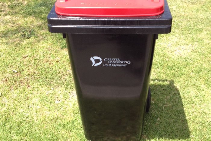 red lid bin
