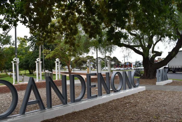 Dandenong Park sign