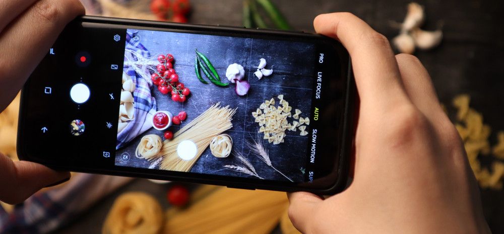 photo of food on phone