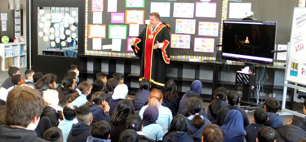 Mayor Jim Memeti at Dandenong North Primary School