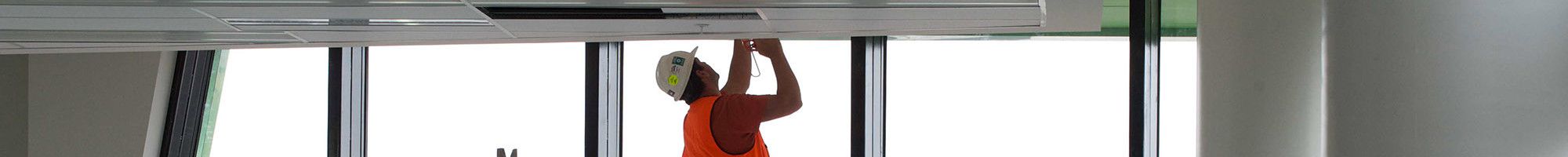 builder installing window