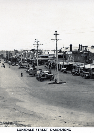 Lonsdale Street circa 1925